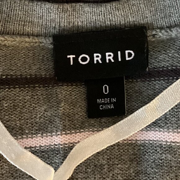 Torrid Women's Long Knit Cardigan Size 0 Gray Striped Button Down Front Soft - Picture 6 of 7